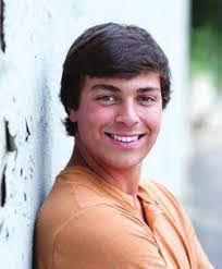 Leon Scherer's Instagram, Twitter & Facebook