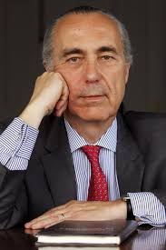 Luis Alberto de Cuenca, premio Antonio de Sancha de los editores