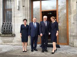 Grüne und union suchen nach weiblichen alternativen. Botschaft Israel A Twitter Bundesprasident Frank Walter Steinmeier Und Seine Frau Elke Budenbender Zu Gast Bei Botschafter Jissacharoff Und Seine Frau Laura Kam Https T Co Vr2klhgcym