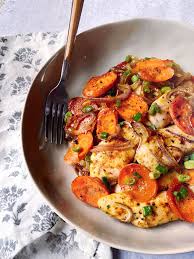 Honey And Spice Roasted Chicken And Carrots Domestikatedlife Recipe Great Chicken Recipes 30 Minute Meals Chicken Yummy Chicken Recipes