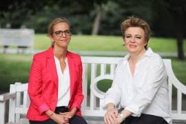 Rafał trzaskowski, który dwa lata temu wygrał wybory samorządowe na prezydenta warszawy, jest żonaty z małgorzatą trzaskowską od 18 lat. Kim Jest Zona Rafala Trzaskowskiego Malgorzata Trzaskowska Jak Wyglada I Czym Sie Zajmuje Zdjecia 19 02 21 Express Ilustrowany