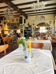 Kaum vermutet, hinter einem wunderschönen biedermeierhaus ein garten in dem sie die seele baumeln und die gedanken schweifen lassen können. Cafe Restaurant Tick Tack