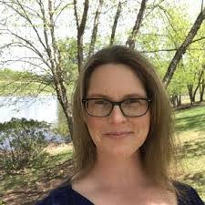 Amanda Gee's Instagram, Twitter & Facebook