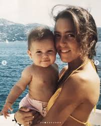 Michelle salas es hija de la cantante y actriz stephanie salas, una de las nietas de silvia pinal. Kfkkgn6vzr2cwm