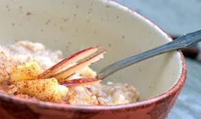Perdere peso mangiando farina d avena per colazione ricette. Farina D Avena Con Mela E Miele La Colazione Ideale Ricette 2021