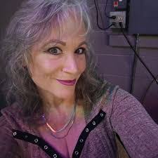 Sheri Farmer's Instagram, Twitter & Facebook