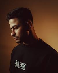 ژیـا‎ (@zhiamusic) • Instagram photos and videos