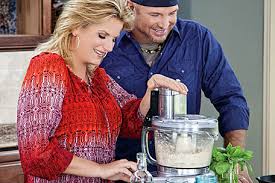 You simply have to try one of these recipes! Garth Brooks Trisha Yearwood Couple Cook Together On Trisha S Southern Kitchen