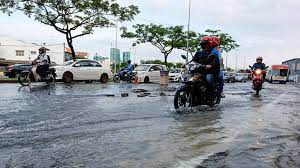 We need lots of water to wash and cook and water disruption is a big problem to us so we decide not to open for business for a few days. 61 Areas In Ampang Experience Water Disruption