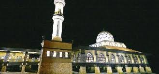 Masjid al hussain, kuala perlis merupakan suatu binaan masjid terapung yang dibina berhampiran jeti kuala perlis, kuala perlis, perlis, malaysia. Malaysia Kini Miliki Masjid Terapung Republika Online