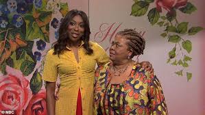 May 05, 2021 · scarlett johansson and colin jost have been married for six months, so it looks like michael che didn't go through with his plans to disrupt the couple's wedding after all. Miley Cyrus Gives A Shoutout To Her Godmother Dolly Parton With Her Mom Tish On Snl Aktuelle Boulevard Nachrichten Und Fotogalerien Zu Stars Sternchen