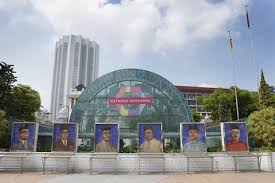 Plastik perlindungan gambar dan memberikan penglihatan yang jelas dari semua sudut. Sejarah Ringkas Para Mantan Perdana Menteri Malaysia Salamwebtoday