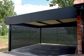 Carport Aluminium Preau Abri A Deux Voitures Adosse A Un Mur De Maison A En 2020 Abri Voiture Carport Aluminium Abri Pour Voiture Pergola
