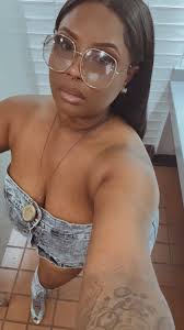 I love a stud who know she still a girl 😂🤷🏽‍♀️