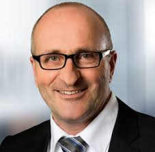 Peter Linke's Instagram, Twitter & Facebook