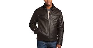 This rich satin jacket features a classic paisley pattern in a soft and elegant cream color. Ù…ØµÙØ§Ø© Ø£Ø¨ÙŠ ÙƒØ±Ø¨ÙˆÙ† Men S Wearhouse Leather Jackets Outofstepwineco Com
