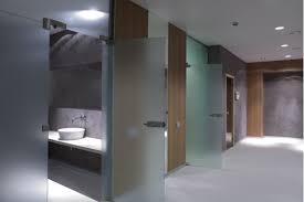 With countless options and combinations, american vision has what you're looking for, from sun and noise protection to obscure. Types Of Privacy Glass To Meet Your Bathroom Designs Alamo Glass