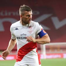 Mathea fischer (leon goretzka), melissa halter. Lukas Podolski Schimpft Mir Gehen Meiste Spielerfrauen Auf Die Nerven