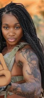 Farrah Ray's Instagram, Twitter & Facebook