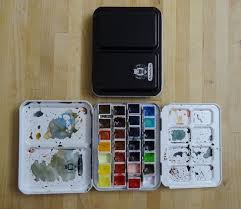 Fitting More Pans In A Square Metal Palette From Schmincke Rozwoundup Winsor And Newton Watercolor Palette Watercolor Palette