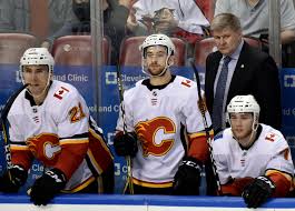 Statistici carieră (titularizări, goluri, pase de gol) și istoric transferuri. Flames Extend Qualifying Offers To Four Players Including Andrew Mangiapane Flamesnation