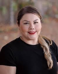 Lisa Phipps's Instagram, Twitter & Facebook