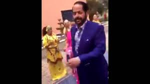 الإماراتي الدكتور مانع سعيد العتيبه وزير بترول سابق في قصره بالمغرب Youtube