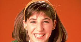 Whether you know her from playing the titular character in the '90s show blossom, or you came across her as sheldon's wife amy farrah fowler in the hit comedy show the big bang theory, bialik is an actress who is hard to forget.she's still fairly young, but she's managed to forge a successful and varied career, as well as amass a dedicated. Mayim Bialik Reflects On Blossom Where Would She Be Today