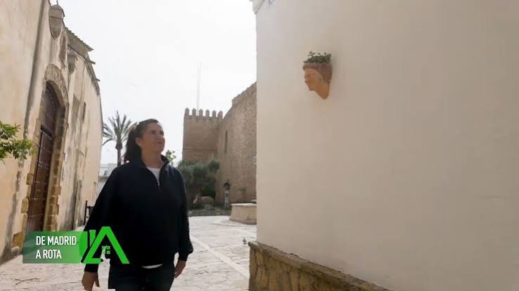 Los Repobladores: Crea obras de cerámica e imparte clases de artesanía en Rota