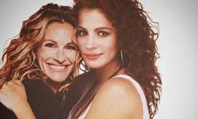 Thirty years ago, the young starlet became an instant style icon when she transformed into vivian for pretty woman. Julia Roberts 52 Is Seen Next To A Picture Of Herself At Age 23 Daily Mail Online