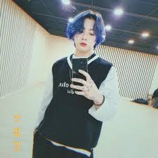 Jun 10, 2021 · bts' jungkook is known for his love of milk.he's even shared that he always has some in his fridge. Bts Jungkook Drops A Late Night Surprise For Army On Weverse Leaving Fans Stunned Pinkvilla