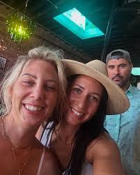 Amanda Irizarry's Instagram, Twitter & Facebook