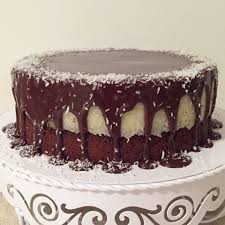 Diesen in die gefettete und bemehlte springform geben. Olles Himmelsglitzerdings Schoko Kokos Torte Bounty Torte Tea M Geback