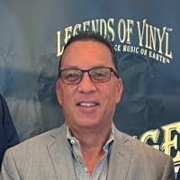 Ronald Soares's Instagram, Twitter & Facebook