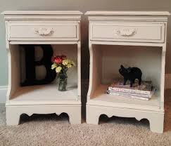 C Formige Nachttisch Abgesehen Von Den Zwecken Der Speicherung Und Bequemlichkeit Solide Cherry Nachttis Shabby Chic Chalk Paint Painted Furniture Furniture