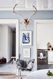 Vertical stripes on walls can be created by using modern wallpaper patterns, moldings and artworks. Pin On House Home