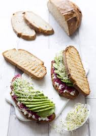 Tartines Avocat Chou Rouge Et Chevre Frais Recettes De Cuisine Odelices