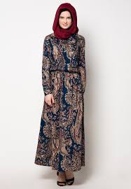 Aneka model baju batik wanita remaja sampai wanita dewasa baik model baju lengan panjang ataupun pendek bisa kamu pilih menjadi model atasan terbaik dalam memadukan model celana ataupun rok yang bisa kamu. Inspirasi Desain Baju Batik Modern Casual Hijab Untuk Membuat Batik Terbaik Eza Batik
