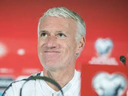 Cyril hanouna s'amuse des nouvelles dents de didier deschamps dans. Equipe De France Didier Deschamps Explique Ses Choix