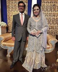Madiha naqvi is a gorgeous, talented and smart celebrity in pakistan. Anchor Maria Memon Wedding Pictures Maria Memom Got Married To Css Officer