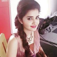 Top 10 South Indian Style Hairstyles For Round Faces Keep Me Stylish Oval Face Hairstyles Hairstyles For Round Faces Round Face Hairstyles Long