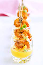 So bereiten sie fingerfood für festliche anlässe zeitsparend zu. Succulent Shrimp Shooters Recipe With Mango Sauce Best Appetizer Eatwell101