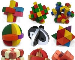 various wooden puzzles for adults, e.g., interlocking, 3D, geometric的图片