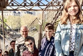 Image result for tbn:U0PYSDnhY1DQuM::www.cityzeum.com/blog/wp-content/uploads/tour-eiffel-enfants.png