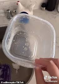 If spaghetti was on the menu, a messy reminder may remain, marring the look of your tablecloth. Woman Shares Simple Hack To Remove Stains From Plastic Containers In One Minute Without Scrubbing Daily Mail Online
