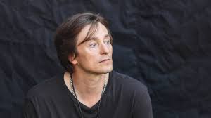 Jun 15, 2021 · сергей безруков прошел вакцинацию от коронавируса. 47 Letnij Akter Sergej Bezrukov Sravnil Zhizn V Pandemiyu Koronavirusa S 90 Mi Moya Moskva Onlajn