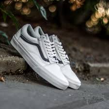 A random doodle drawn by founder paul van doren, and originally referred to as the jazz stripe. today, the famous vans sidestripe has become the unmistakable—and instantly recognizable—hallmark of the. Men S Shoes Vans Old Skool Zip Premium Leather True White Footshop