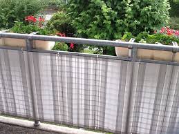 Sichtschutz Am Balkon Mit Balkonumrandungen Aus Markisenstoff Balkonverkleidung Kleines Balkon Dekor Balkonbespannung