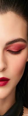 First published in naver webtoon since april 2, 2018, it centers on a young woman who mastered the art of makeup in her teenage years in order to transform herself into a. Vittoria Ceretti For Chanel Beauty Vittoriaceretti Chanel Makeupandbeauty Makeup Beauty True Beauty Beauty Bar Makeup
