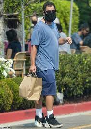 48 643 382 tykkäystä · 50 920 puhuu tästä. Adam Sandler Steps Out In Black Mask With Daughter Sunny In Los Angeles During Labor Day Holiday Aktuelle Boulevard Nachrichten Und Fotogalerien Zu Stars Sternchen